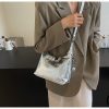 61d548ad-8aef-44eb-9b17-eb37250ebdc8.jpg High-grade Light Luxury Glossy Dumpling Bag Casual